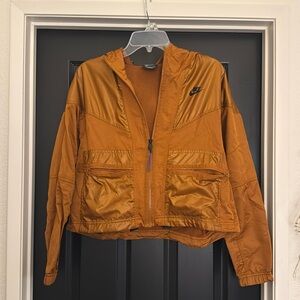 Nike Crop Windbreaker